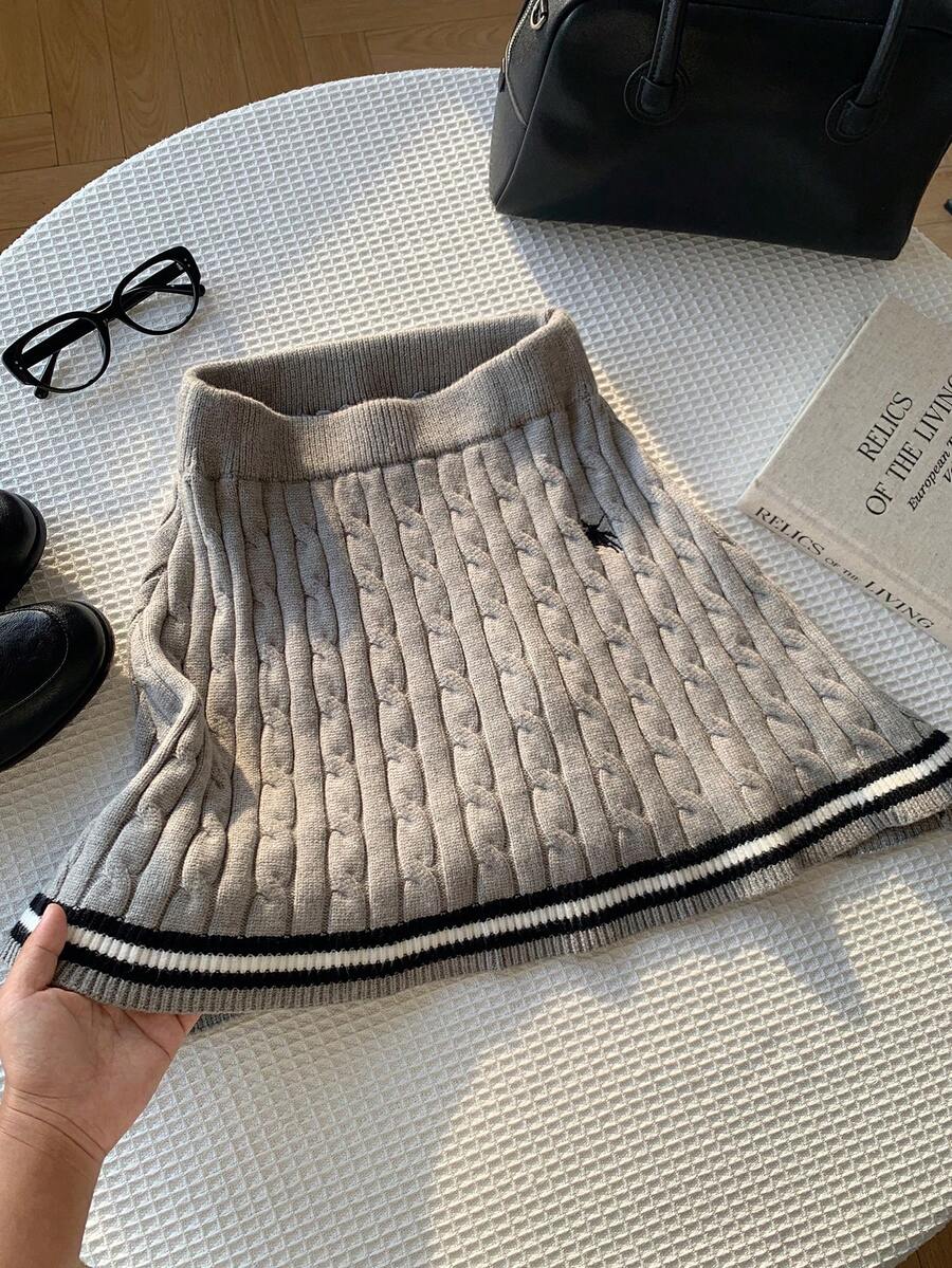 Comfortcana 女款馬術刺繡對比色粗針編織迷你裙 - 灰色 - 查看 1