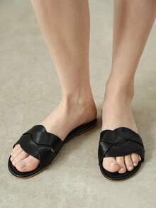 Styleloop Classic Minimalist Fashion Women's Flat Sandals, Spring/Summer Black Sandals, Beach Style, Vacation Outfit, Summer Outfit, Holiday - All Black - View 2