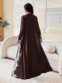 Al Najma 女款優雅日常蕾絲拼接寬鬆修身刺繡穆斯林時尚拼接長袍 - 棕色 - 查看 2
