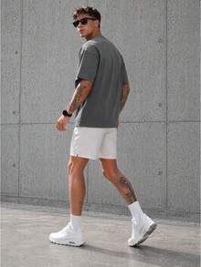 Sport MetroGents 男士圓領蜘蛛印花短袖T恤，黑色底色搭配白色線條對比設計，休閒百搭運動上衣 - 深灰色 - 查看 2