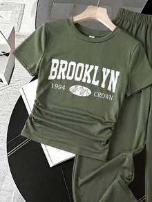 SHEIN 青少年女孩休閒日常百搭舒適寬鬆圓領短袖印花T恤與長褲套裝，夏季穿搭，柔軟針織，適合運動、外出、度假、旅行、學校、校園、大學等 - 軍綠色 - 查看 3