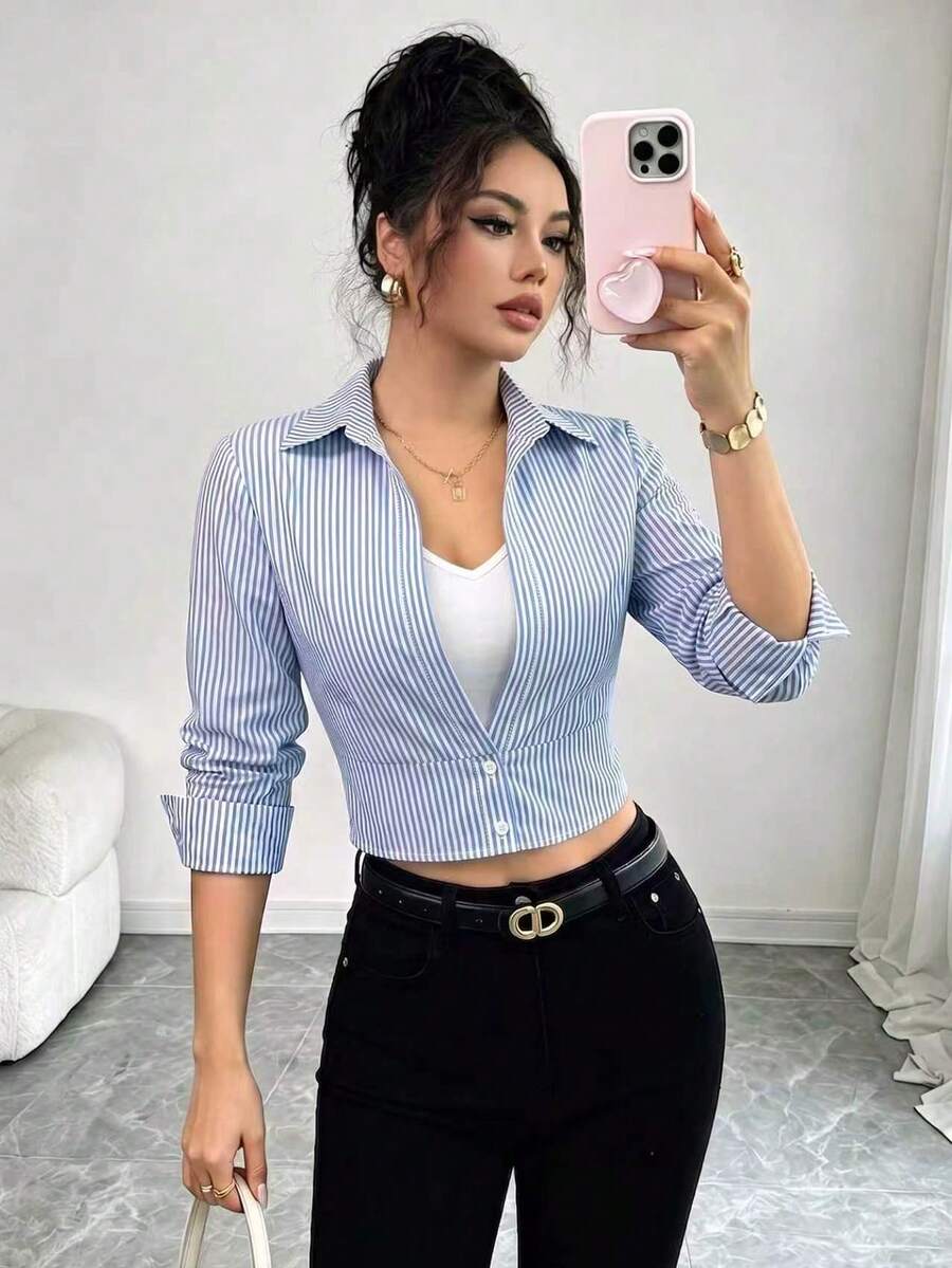 SHEIN Elenzya 夏季新款藍白條紋女款二合一襯衫,收腰短版領口設計,小眾通勤顯瘦女裝襯衫,專業百搭優雅 - 藍白色 - 查看 1