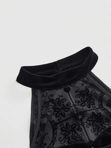 ROMWE Rok Wanita Gaya Goth dengan Potongan Bahu, Lengan Kelelawar, dan Patchwork Berbulu serta Jala Berbulu - Hitam - View 4