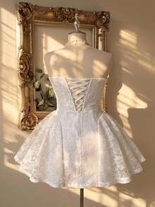 Lovelzi Elegantes luxuriöses trägerloses Kleid in Hofstil in großen Größen aus französischer Spitze mit Stäbchen, geraffter Taille, A-Linien-Rock und Fake-Transparent-Design für Party und Hochzeit - Weiss - Übersicht 2