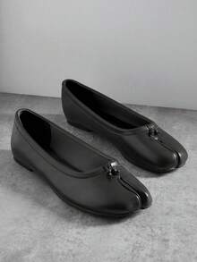 SHUZIA AvantGarde Women's Tabi Split Toe Minimal Fine Pu Black Ballet Flats – Modern, Sleek & Designer Style - Black - View 2