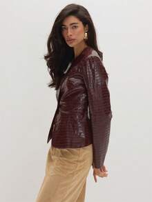 MUSEYN Jaket Peplum Bertekstur Burgundy dari Kulit PU dengan Potongan Pinggang - Coffee Brown - View 3