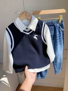 SHEIN 3件組兒童小男孩秋冬休閒學院風白色襯衫、牛仔褲、背心套裝，聖誕男孩套裝，校服套裝，返校穿搭，襯衫套裝，牛仔套裝，夾克套裝 - 彩色 - 查看 4