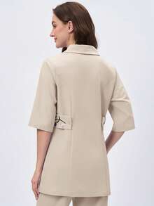 Scrubzie Parte superior de uniforme de bata larga con cuello asimétrico y bordado - Caqui - Ver 2