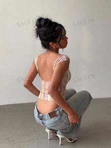 Aloruh 女款短袖性感Y2K優雅復古學院風條紋印花露背T恤 - 優雅性感 - 黃色 - 查看 7