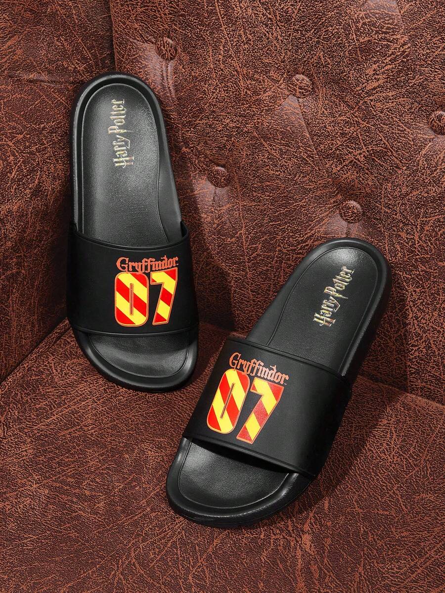 HARRY POTTER X SHEIN 夏季百搭黑色印花沙灘拖鞋,輕量軟底 - 暗黑 - 查看 1