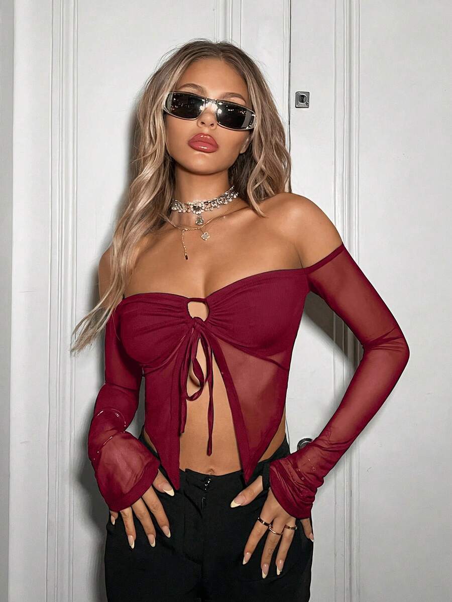 SHEIN ICON 春季黑色露肩抽绳前开衩下摆网眼上衣 - 酒紅色 - 查看 1
