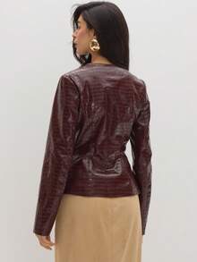 MUSEYN Jaket Peplum Bertekstur Burgundy dari Kulit PU dengan Potongan Pinggang - Coffee Brown - View 4