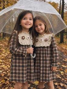 Emery Rose Kids Emery Rose Kids 復古棕色格紋女童洋裝，荷葉領，荷葉邊飾，手工鉤編細節，喇叭袖，秋冬公主洋裝 - 彩色 - 查看 2
