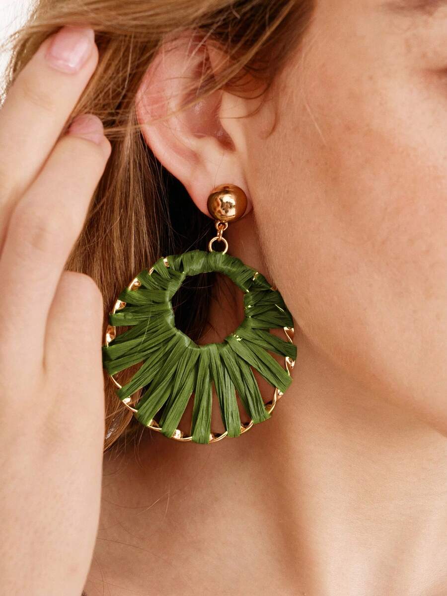 Nocturel 1 Pair Casual Beach Style Woven Raffia Hoop Earrings For Women, Large Waved Metal Hoops, Suitable For Vacation And Daily Wear - Large Raffia Earrings - View 1