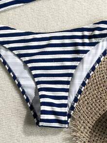 SHEIN Swim 女款 2 件式比基尼套裝，綠色紋理布料，細肩帶，無墊上衣，比基尼泳褲，女孩海灘泳裝套裝，適合夏季度假 - 藏蓝色 - 查看 4