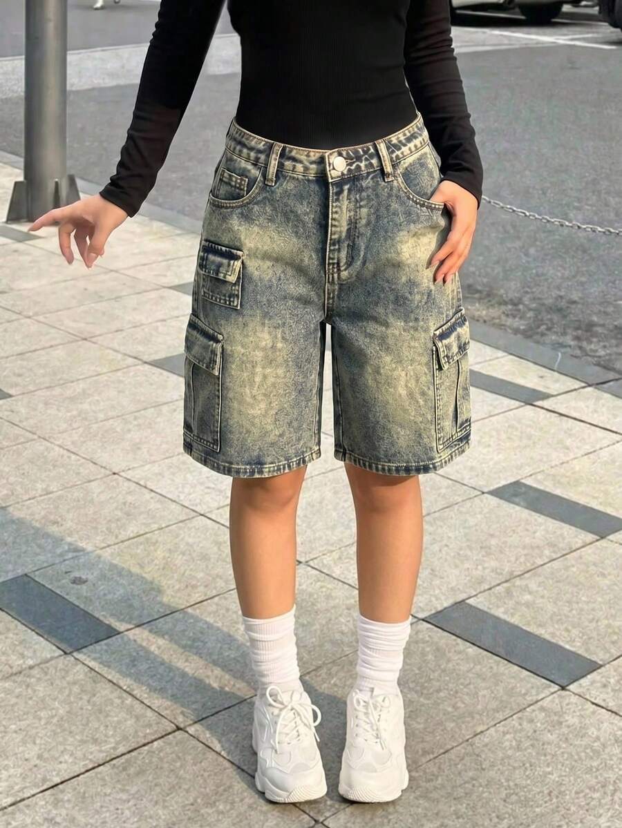SHEIN 青少年女孩 Y2K 時尚低腰翻蓋口袋寬鬆牛仔工裝短褲,青少年女孩返校派對 Y2K 夏季淺色水洗寬鬆休閒街頭牛仔長短褲,低腰牛仔短褲,舒適且時尚,休閒街頭風,夏季,適合春秋夏季穿著,優雅度假風,春假夏季海灘度假穿著,夏季短褲 - 藍色 - 查看 1