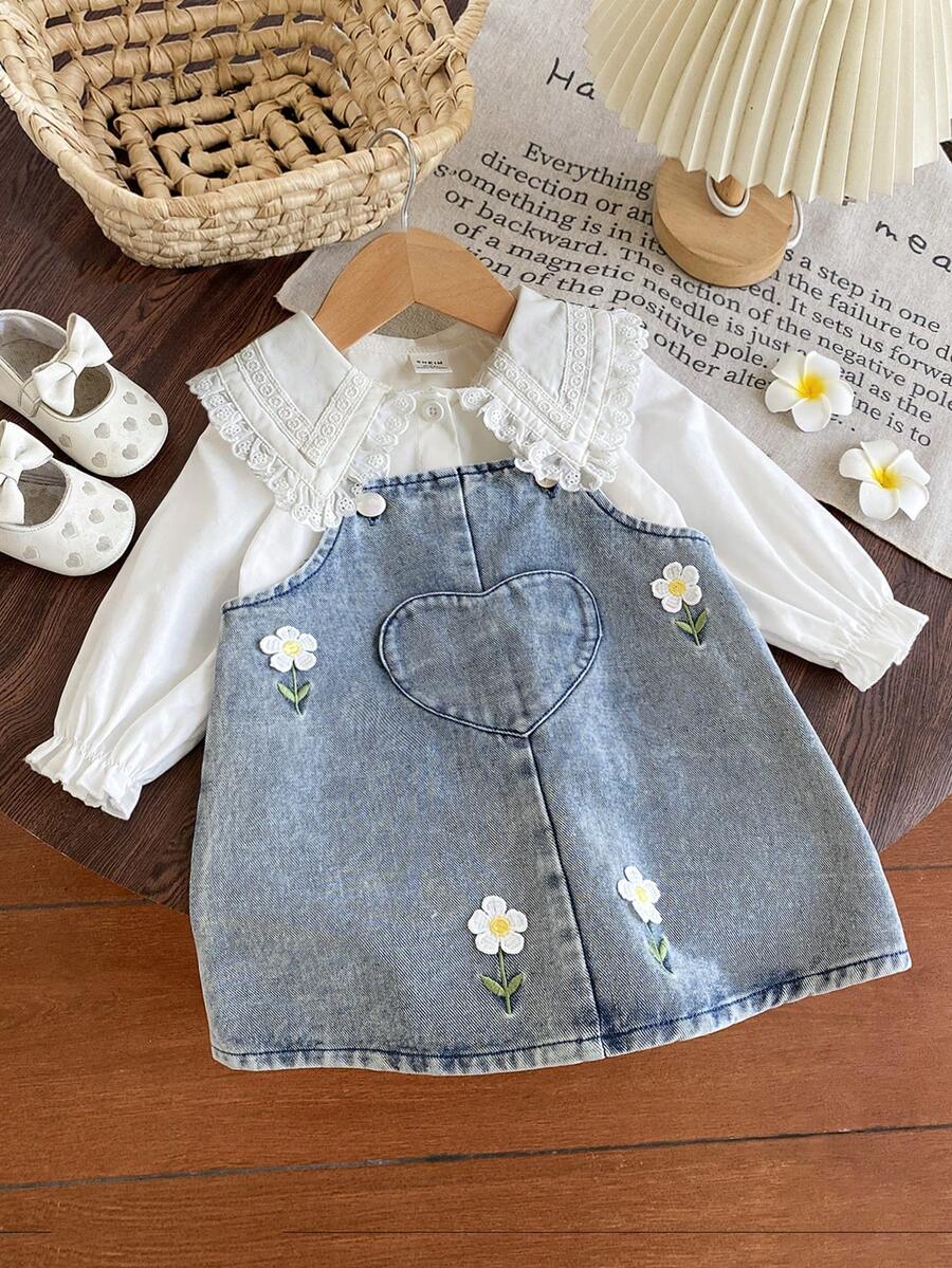 SHEIN 女嬰 2 件組牛仔連身裙套裝，蕾絲荷葉邊彼得潘領襯衫與愛心口袋花卉刺繡背心裙，幼兒可愛秋季套裝