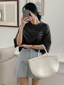 DAZY 女式夏季字母蝴蝶结印花宽松休闲 T 恤，圆领落肩袖，可爱上衣，超大 T 恤，图案 T 恤，学院风上衣 - 黑色 - 查看 2