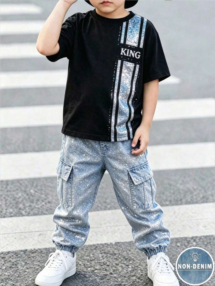 小男孩 2 件套 條紋與英王星空印花圖案 黑色與淺藍色拼接 百搭時尚舒適圓領衛衣 黑色慢跑工裝褲 衛衣套裝 適合四季穿著 - 彩色 - 查看 1