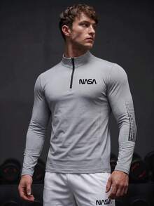 GymBeat Manfinity Fitness 男士字母图案四分之一拉链运动夹克，适合健身穿着，返校季主题，透气舒适。 - 灰色 - 查看 4