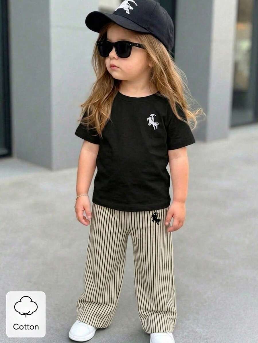 SHEIN Playful Pals 2件組女嬰夏季黑色短袖T恤刺繡裝飾條紋長褲套裝休閒度假風 - 黑色 - 查看 1