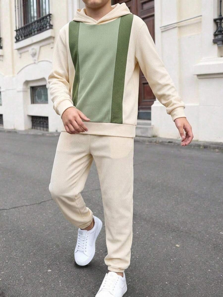 SHEIN 青少年男孩休閒運動學院風拼色拼接華夫格紋布料連帽套頭衛衣與運動長褲套裝,適合日常穿著、學校活動、運動,秋冬款 - 杏色 - 查看 1