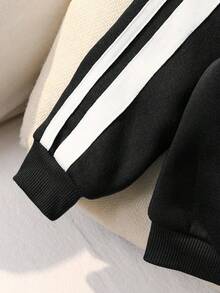 2pcs/Set Baby Boy Cute Casual Sporty Webbing Versatile Knit Christmas Red Sweatshirt & Sweatpants Long Pants Set, Christmas Unisex Baby Clothes, Baby Winter Clothes - Black - View 4