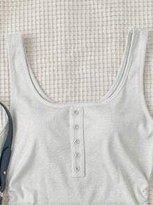 SHEIN Camiseta de tirantes básica gris acanalada con botones metálicos para adolescentes, camiseta de tirantes blanca casual versátil con escote profundo en U y espalda de nadadora - Gris Claro - Ver 3