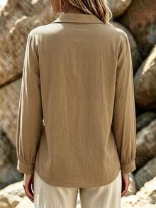 SHEIN LUNE CURVE Blus Longgar Kasual Elegan Linen Leher V Terbuka Wanita Ukuran Besar untuk Acara Formal Musim Gugur Khaki - Khaki - View 2