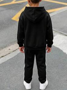 SHEIN 兒童青少年男孩休閒運動寬鬆版型戶外全拉鍊連帽長袖運動外套與慢跑長褲2件套，適合秋冬，休閒運動風 - 黑色 - 查看 2