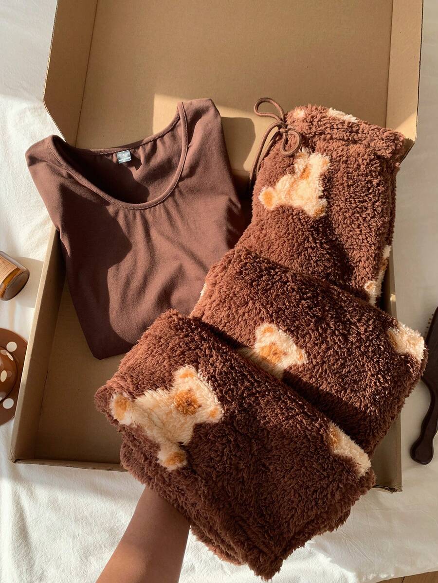 Comfortcana طقم نسائي من ملابس علوية بأكمام طويلة بلون موحد وبنطال فرو ناعم برسومات دب كرتوني