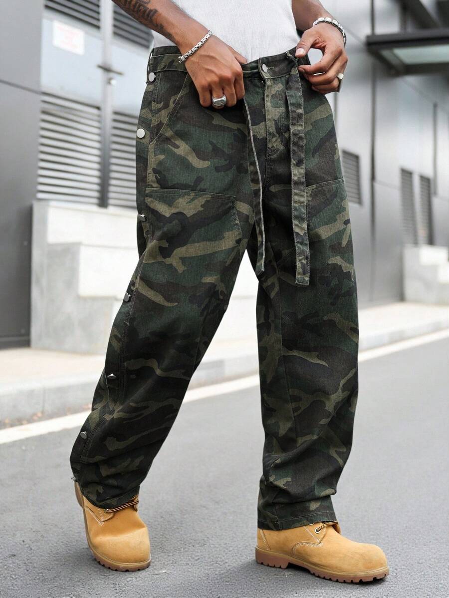 GALLERY FADE 男士街頭風休閒拼接腰帶迷彩牛仔長褲 - 軍綠色 - 查看 1