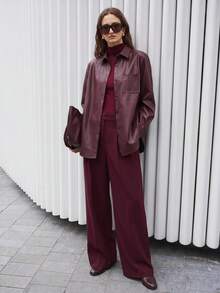 Ontre 女款 2026SS 新品 安哥拉紅 純色長袖 PU 皮革單排扣休閒襯衫夾克，情人節穿搭，春季常規外套 - 酒紅色 - 查看 2