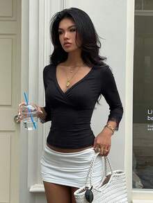 Aloruh 初秋深V領開學季中袖修身T恤 女款秋季外出上衣 - 黑色 - 查看 6
