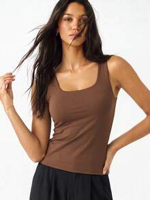 YARNWELL 女款夏季優雅方領無縫裸感不透膚純色極簡雙層寬肩帶修身貼身背心 - 棕色 - 查看 8