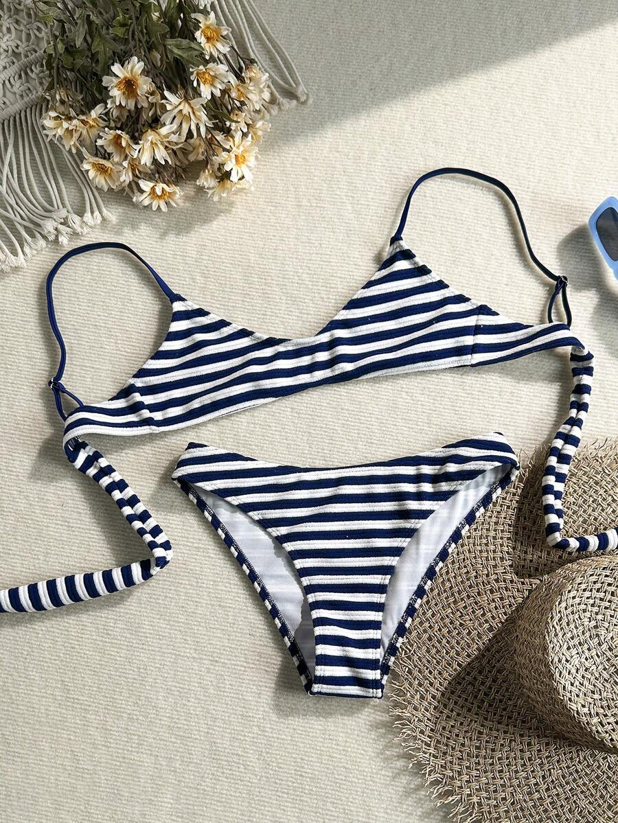 SHEIN Swim 女款 2 件式比基尼套裝,綠色紋理布料,細肩帶,無墊上衣,比基尼泳褲,女孩海灘泳裝套裝,適合夏季度假 - 藏蓝色 - 查看 1