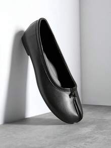 SHUZIA AvantGarde Women's Tabi Split Toe Minimal Fine Pu Black Ballet Flats – Modern, Sleek & Designer Style - Black - View 6