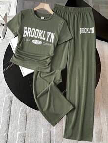 SHEIN 青少年女孩休閒日常百搭舒適寬鬆圓領短袖印花T恤與長褲套裝，夏季穿搭，柔軟針織，適合運動、外出、度假、旅行、學校、校園、大學等 - 軍綠色 - 查看 4