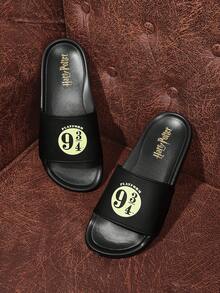 HARRY POTTER X SHEIN Summer Versatile Black Printed Beach Slippers, Lightweight Soft Bottom - Black and yellow - View 1