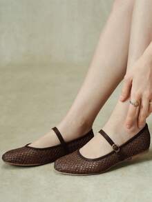 Styleloop 女款蕾絲網眼瑪麗珍鞋 夏季透氣扣帶平底鞋 日常通勤約會溫柔風 - 深棕色 - 查看 12