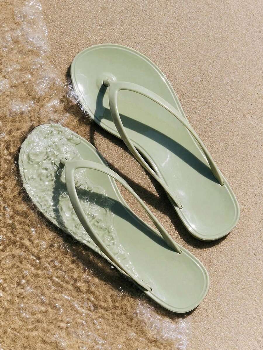 Grefit Candy-Colored Jelly Glue Flip-Flops, Soft Bottom Easy To Rinse, Pool Festivals/Beach Parties/Vacations, Suitable For Both Indoor And Outdoor - Tender green - View 1