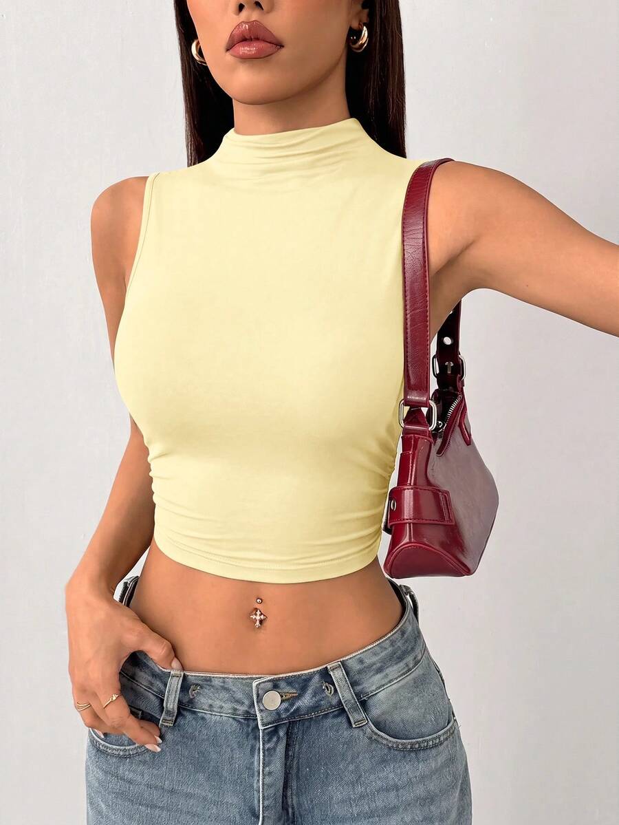 SHEIN PETITE Camiseta sin mangas con cuello alto y fruncido en color negro - Amarillo claro - Ver 1