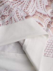 SHEIN PariChic Kaos Wanita Kerah Persegi dengan Motif Renda Imitasi dan Cetak Digital - Aprikot - View 6