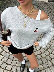 SHEIN EZwear 新款秋冬女款拼接不對稱領口露肩灰色運動衫/街頭風/外出/返校/Ctue/櫻桃刺繡補丁 - 灰色 - 查看 5
