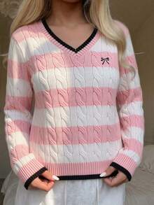 SHEIN 1件女款套頭毛衣，經典麻花編織素色時尚V領修身長袖中厚針織套頭衫，胸前黑色馬刺繡設計，舒適顯身材，適合單穿，春秋必備，休閒百搭，適用日常穿著、外出、聚會與購物 - 彩色 - 查看 1