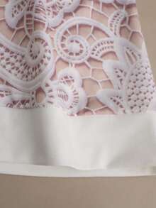 SHEIN PariChic Kaos Wanita Kerah Persegi dengan Motif Renda Imitasi dan Cetak Digital - Aprikot - View 7