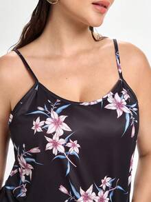 Slumbrini Plus Size Floral Print Cami Top & Shorts Pajama Set - Black - View 5