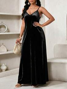 SHEIN Lady Gaun Musim Panas Elegan Ukuran Plus Warna Polos dengan Tali Bahu Tipis untuk Acara Formal Makan Malam Koktail Hitam - Hitam - View 4