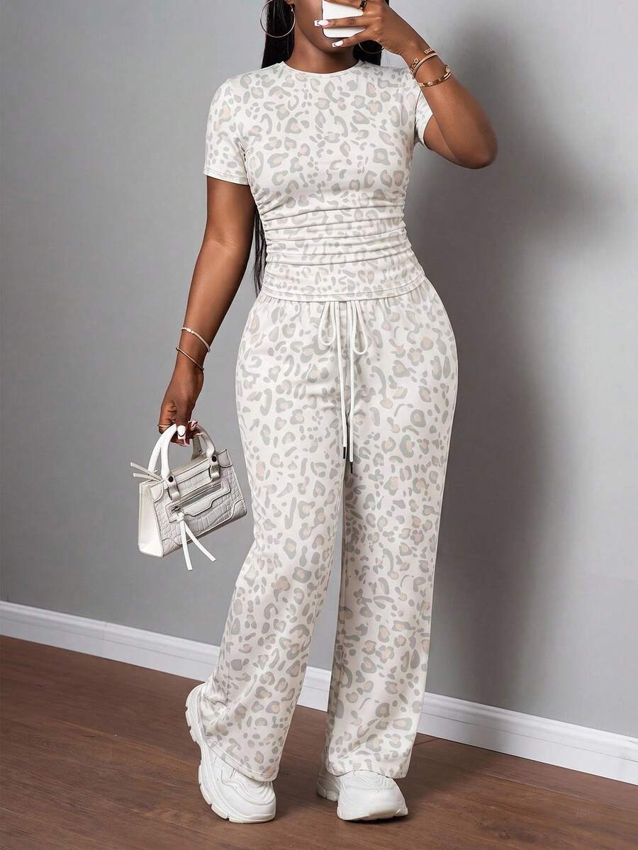 Slaydiva Kaos Lengan Pendek Gaya Jalanan Kasual Motif Leopard Putih, Cocok Untuk Santai di Rumah dan Aktivitas Luar Ruangan, Ukuran Besar (Set 2 Potong) - Putih - View 1