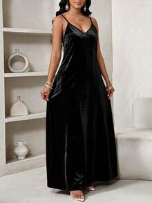 SHEIN Lady Gaun Musim Panas Elegan Ukuran Plus Warna Polos dengan Tali Bahu Tipis untuk Acara Formal Makan Malam Koktail Hitam - Hitam - View 3